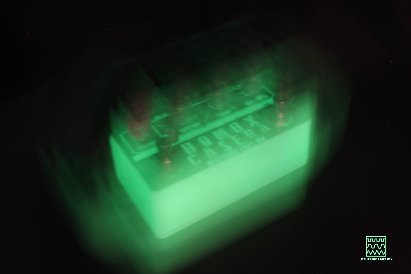 BOMBX CASERA GLOW IN THE DARK - EDICIÓN ESPECIAL